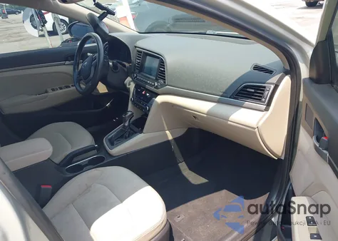 2017 Hyundai Elantra Value Edition z USA, uszkodzony, nr VIN 5NPD84LF5HH145597